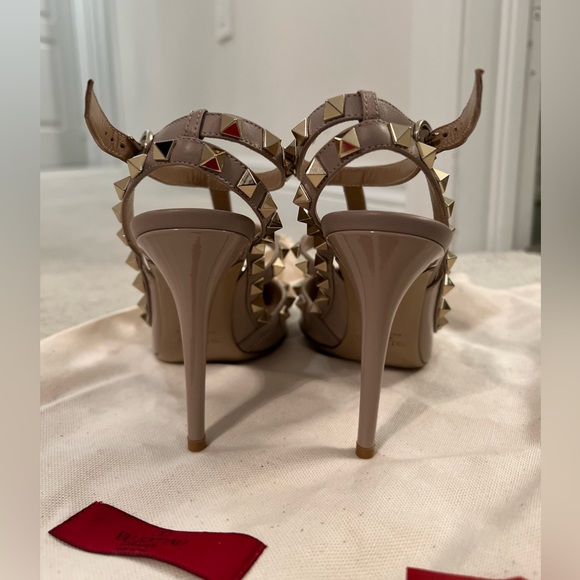 Valentino PATENT ROCKSTUD CAGED PUMP 100MM - Picture 3 of 6